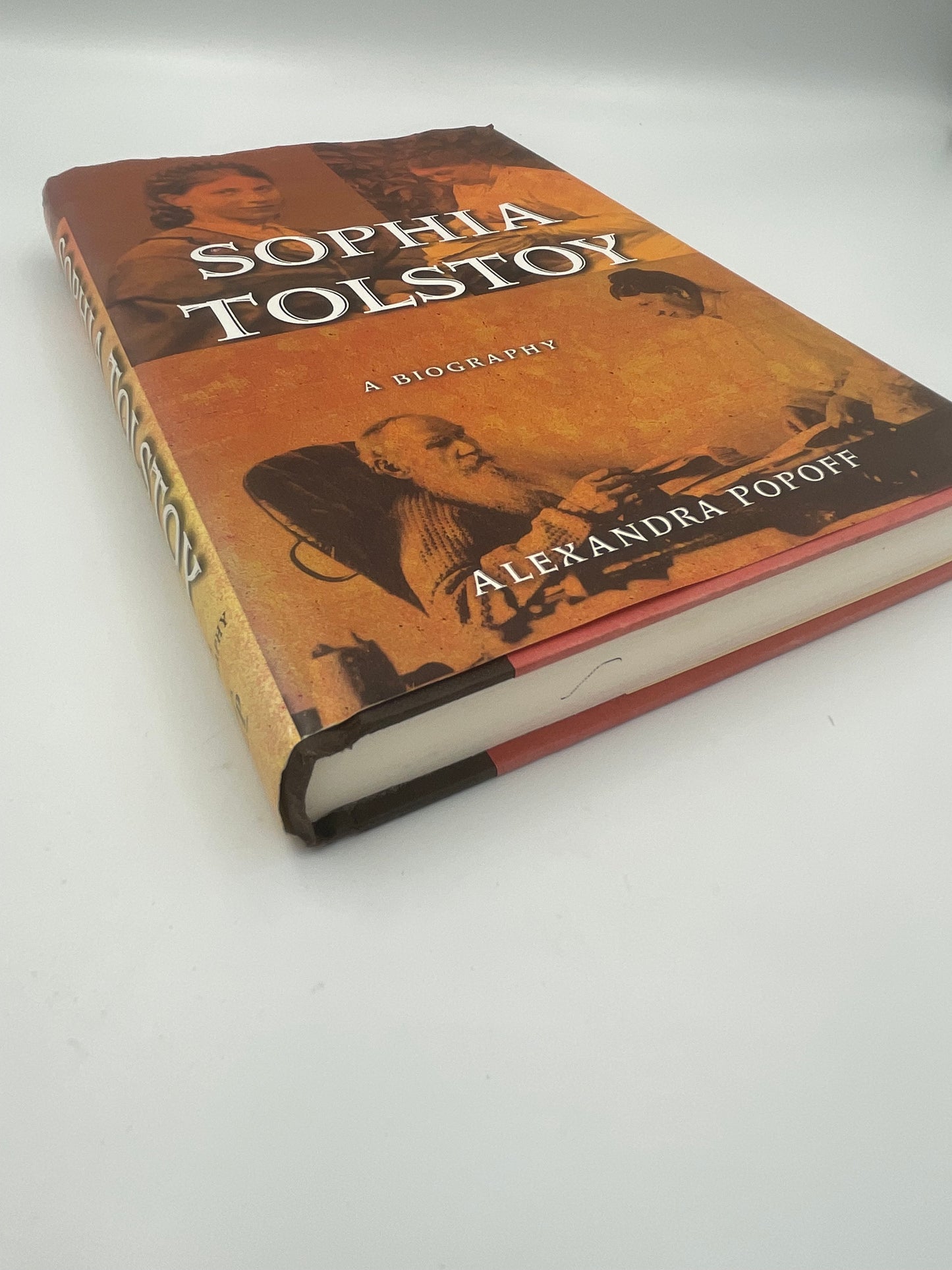 Pages edges view of ‘Sophia Tolstoy. A Biography’ by A. Popoff