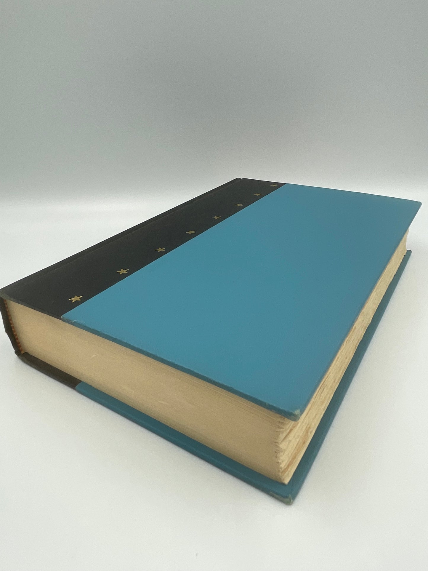 Page edges view of ‘The Valiant Years’.