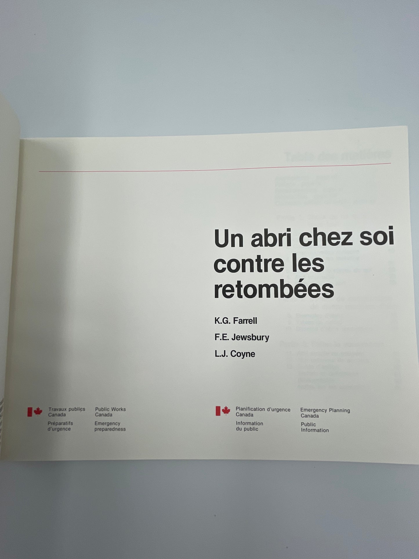 Un Abri Chez Soi Contre Les Retombées. K.G. Farrell, F.E. Jewsbury, L.J. Coyne.