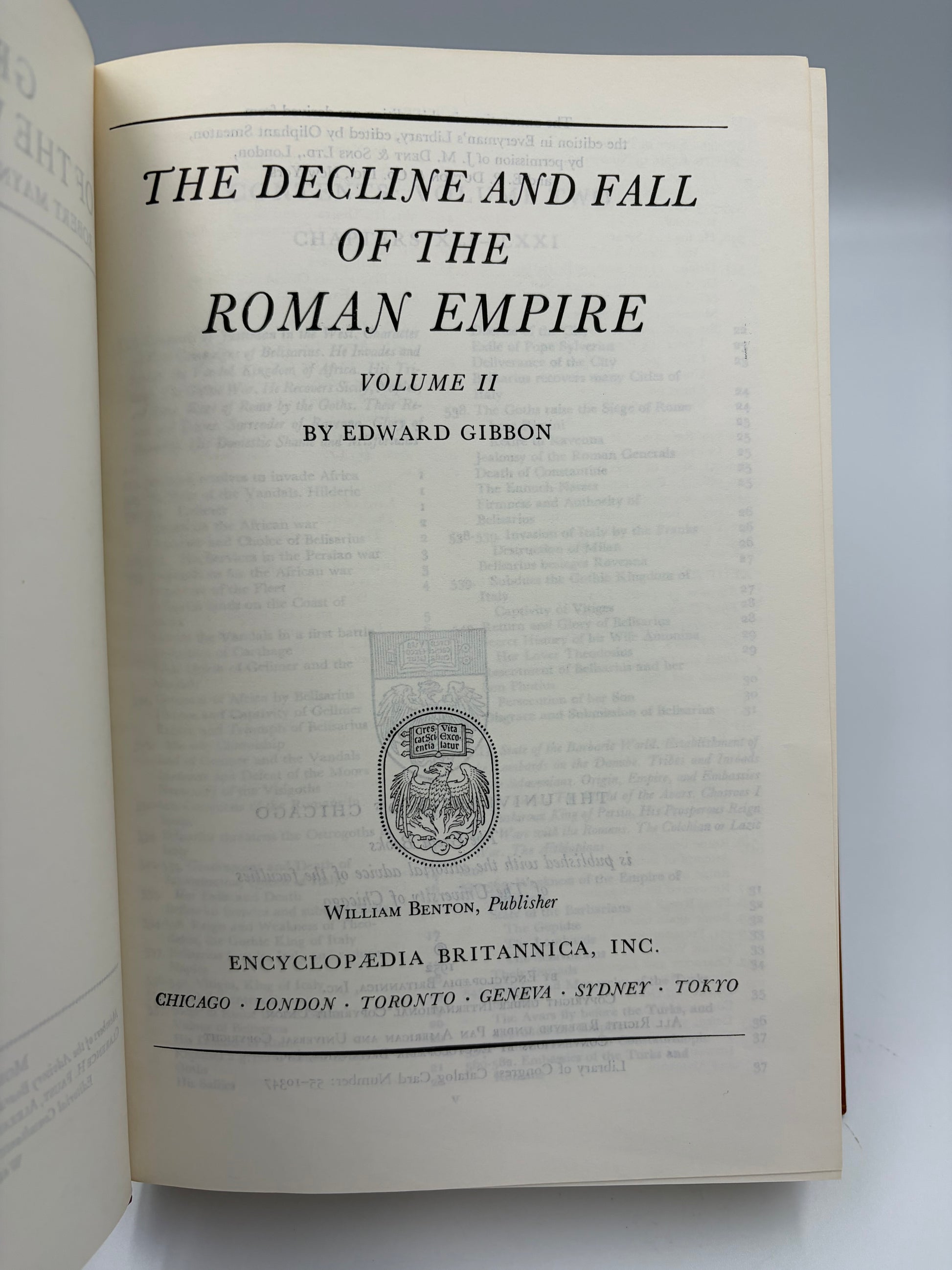 Page titled 'The Decline and Fall of the Roman Empire, Volume II' by Edward Gibbon, published by Encyclopédia Britannica, Inc.