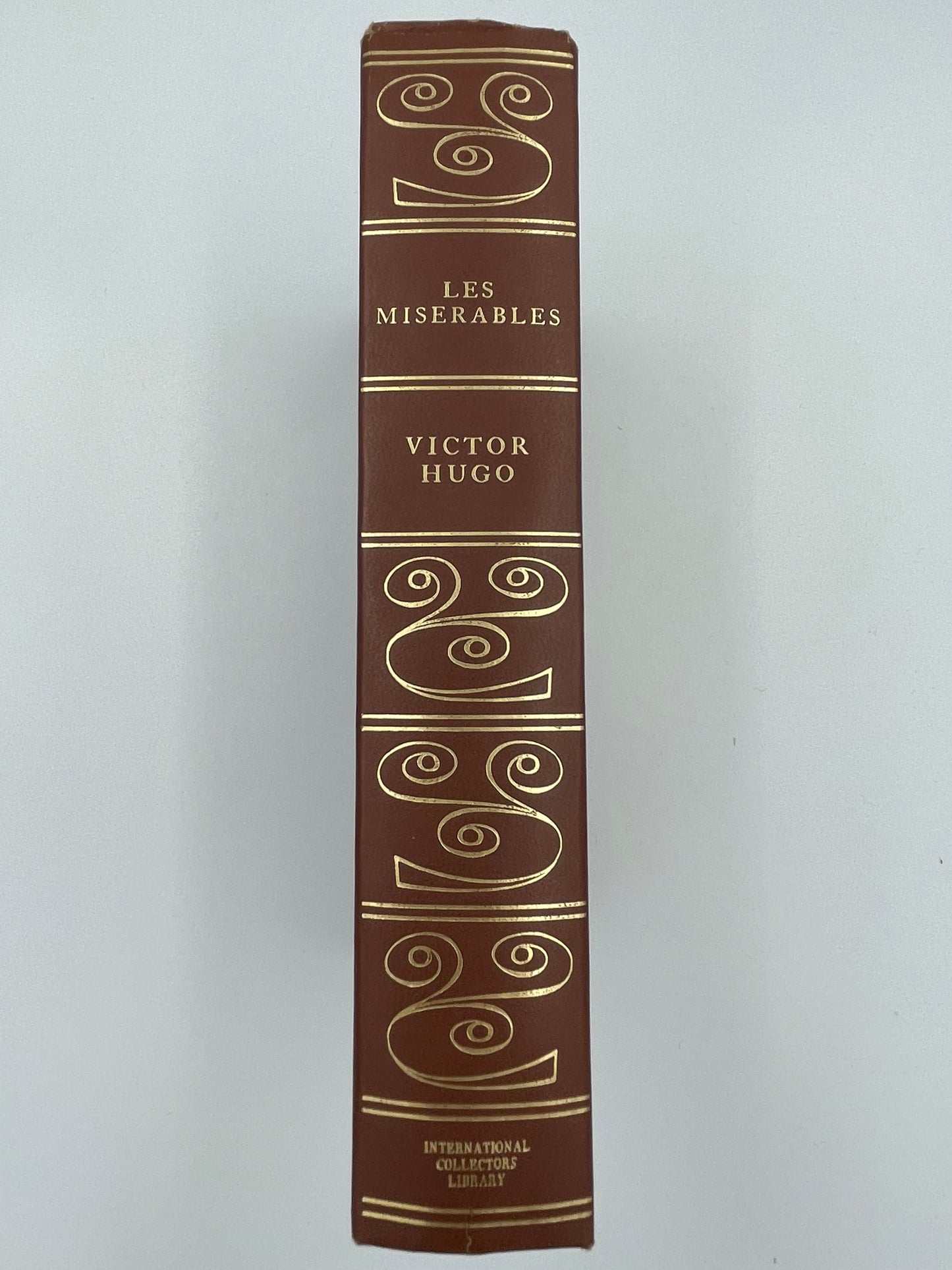 Les Miserable by Victor Hugo (International Collector's Library)