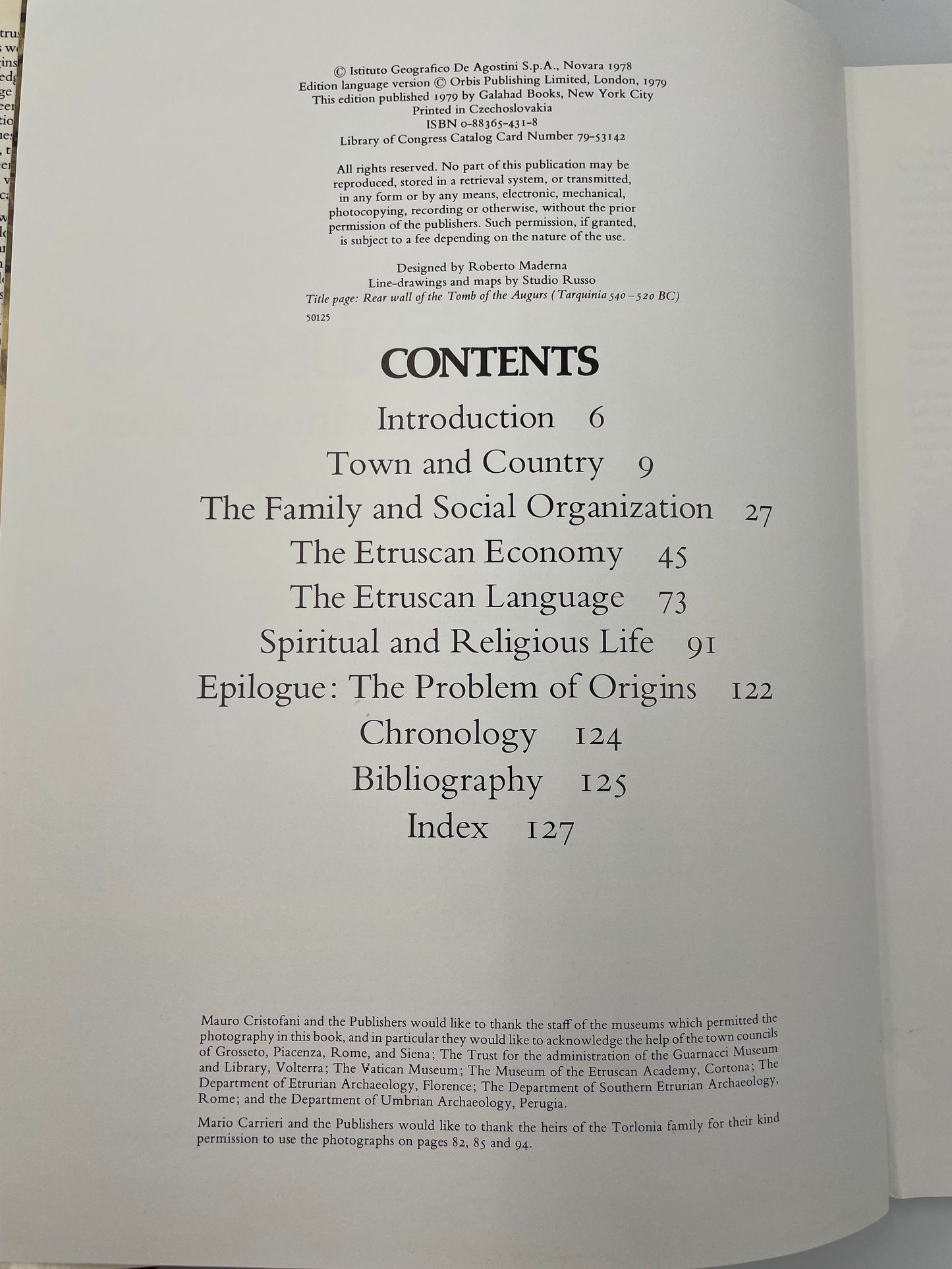 Contents page from 'The Etruscans' by Mauro Cristofani.