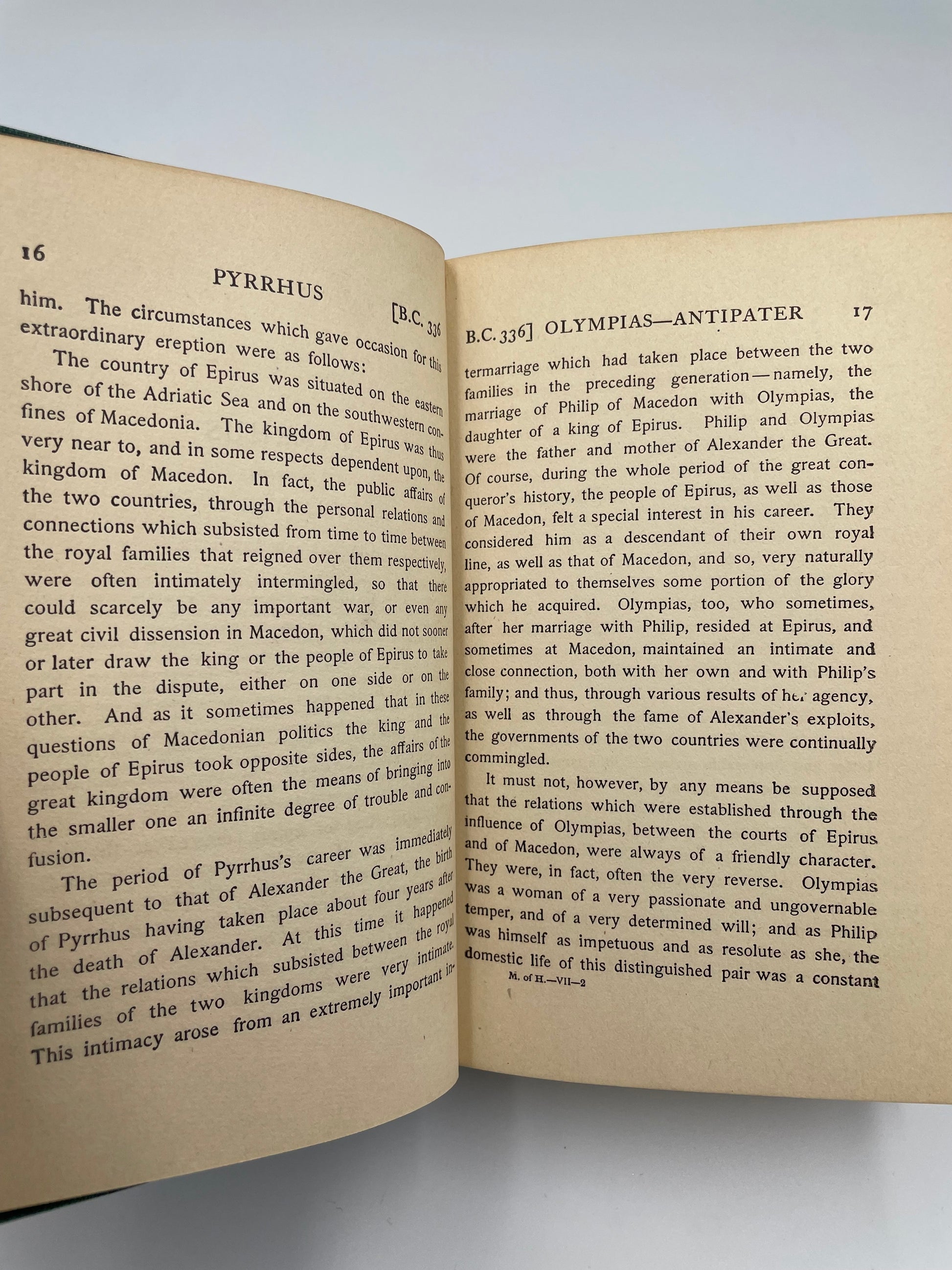 Page 16 and 17 from ‘Makers of History: Pyrrhus’ by Jacob Abbott.