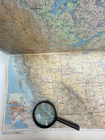 Times Atlas of the world 1968 Edition inside page map of British Columbia and Alberta and North Western Canada with a magnifying glass on top