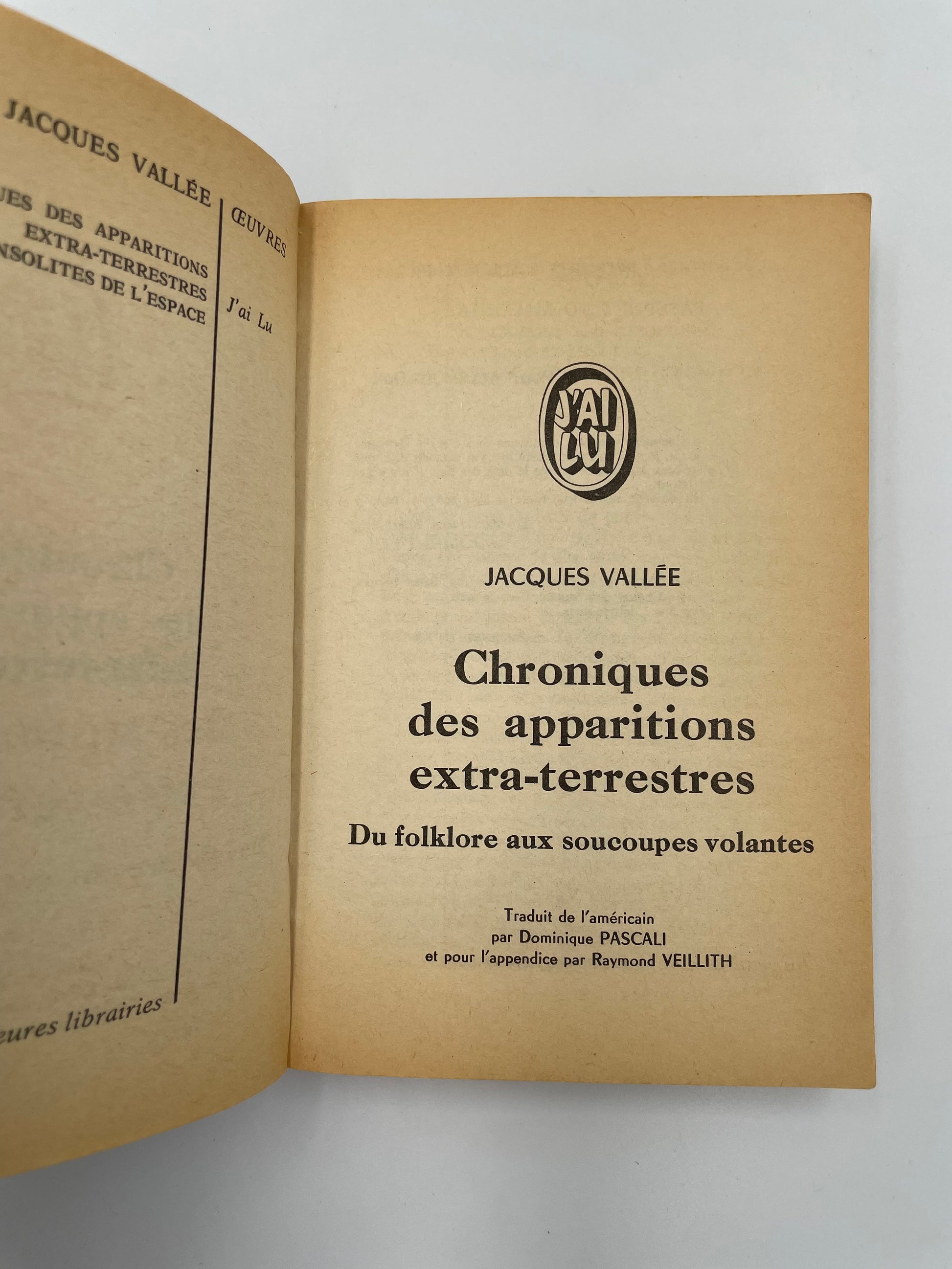 Title page of ‘Chroniques des apparitions extra-terrestres’ by Jacques Vallée.