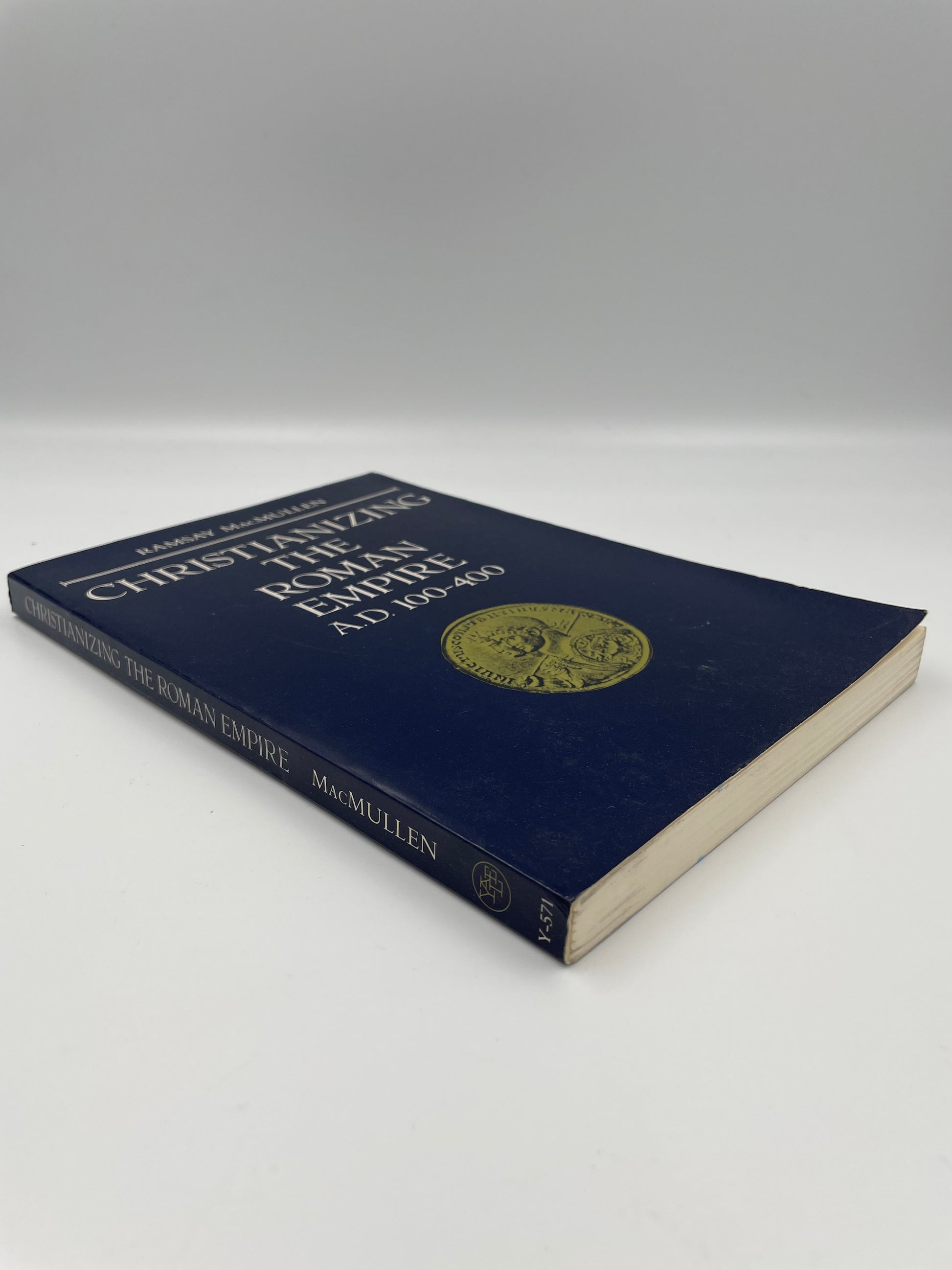 Side view of the book ‘Christianizing the Roman Empire, AD 100–400’ by Ramsay MacMullen.