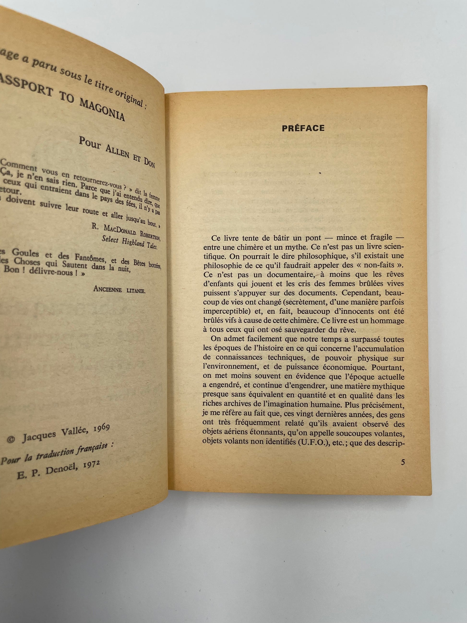 Preface page of ‘Chroniques des apparitions extra-terrestres’ by Jacques Vallée.